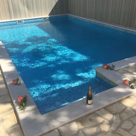 빌라 Bisou 믈리니